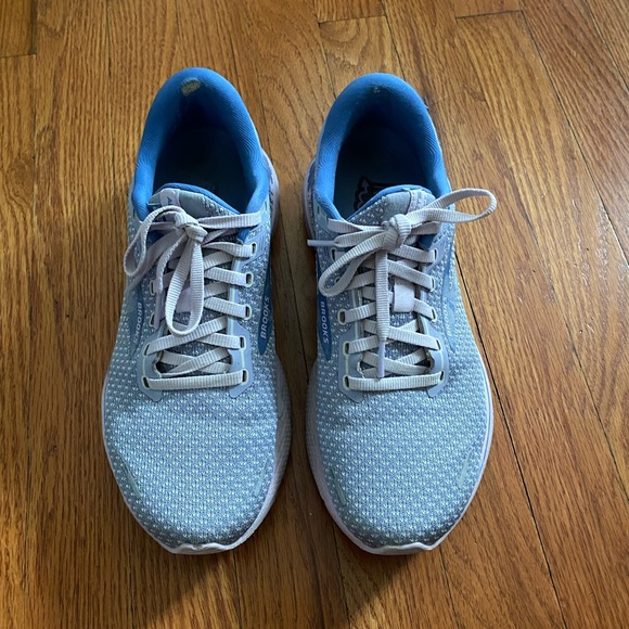 Brooks Women's Adrenaline GTS 22 Supportive Running Shoe - Picture 8 of 10